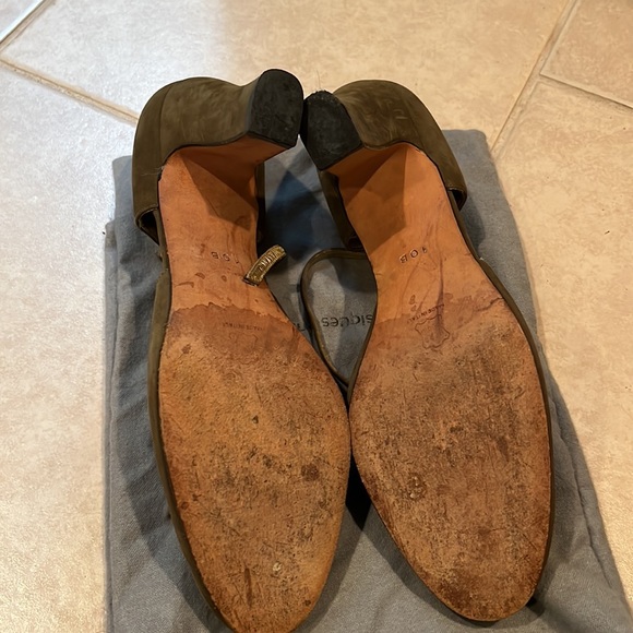 Isaac mizrahi ankle strap olive suede with two inch heel - Picture 4 of 5